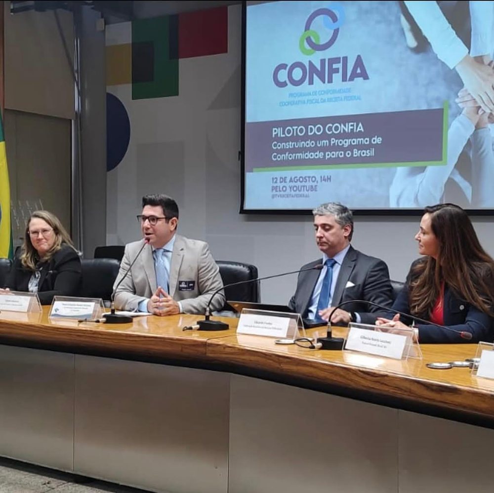 Paulo Verçosa no painel do Piloto do Confia