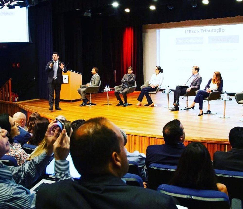 Paulo Verçosa palestrando no Insper SP sobre nova tributação da renda